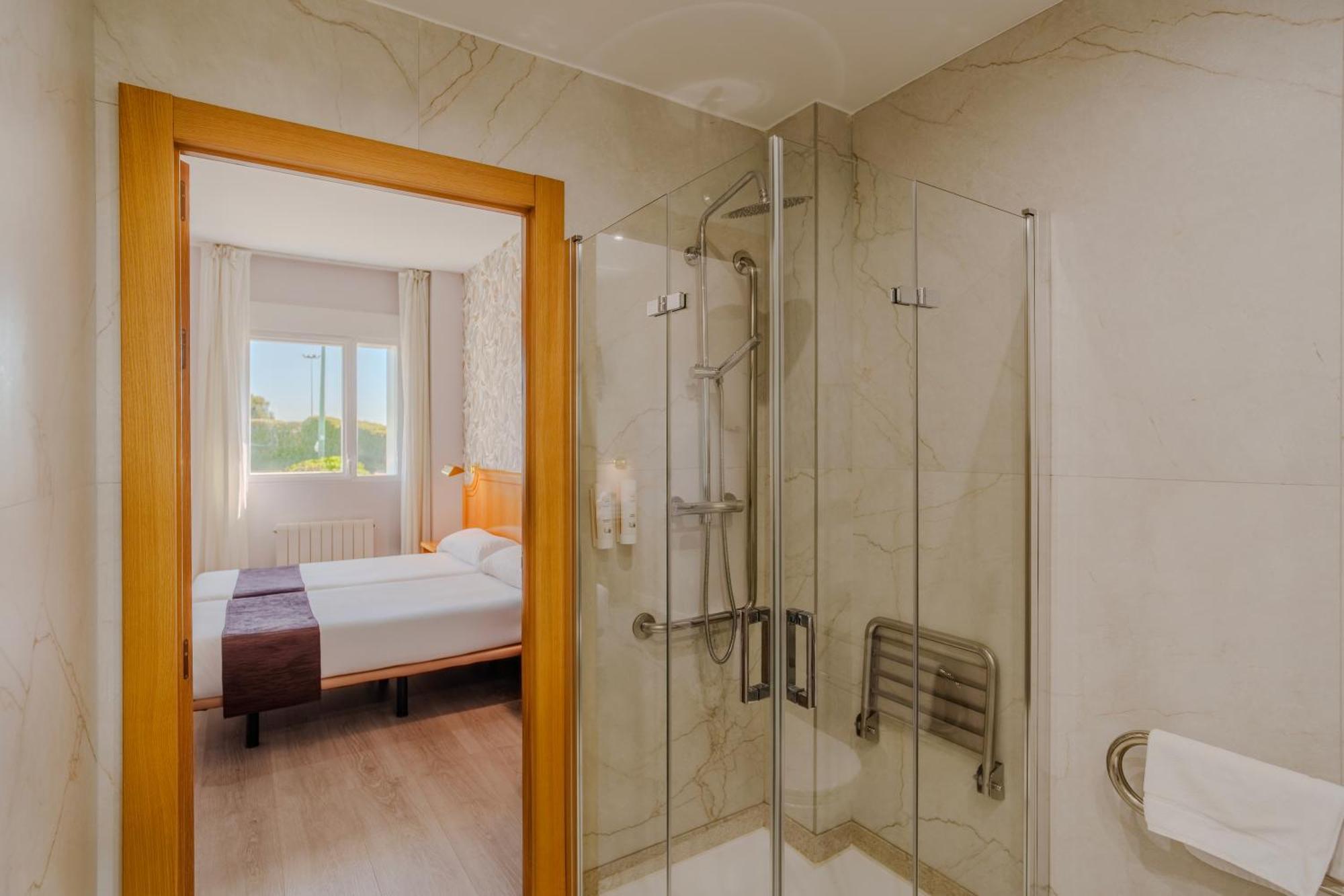 Hotel Rey Arturo Burgos Villagonzalo Pedernales Habitación foto