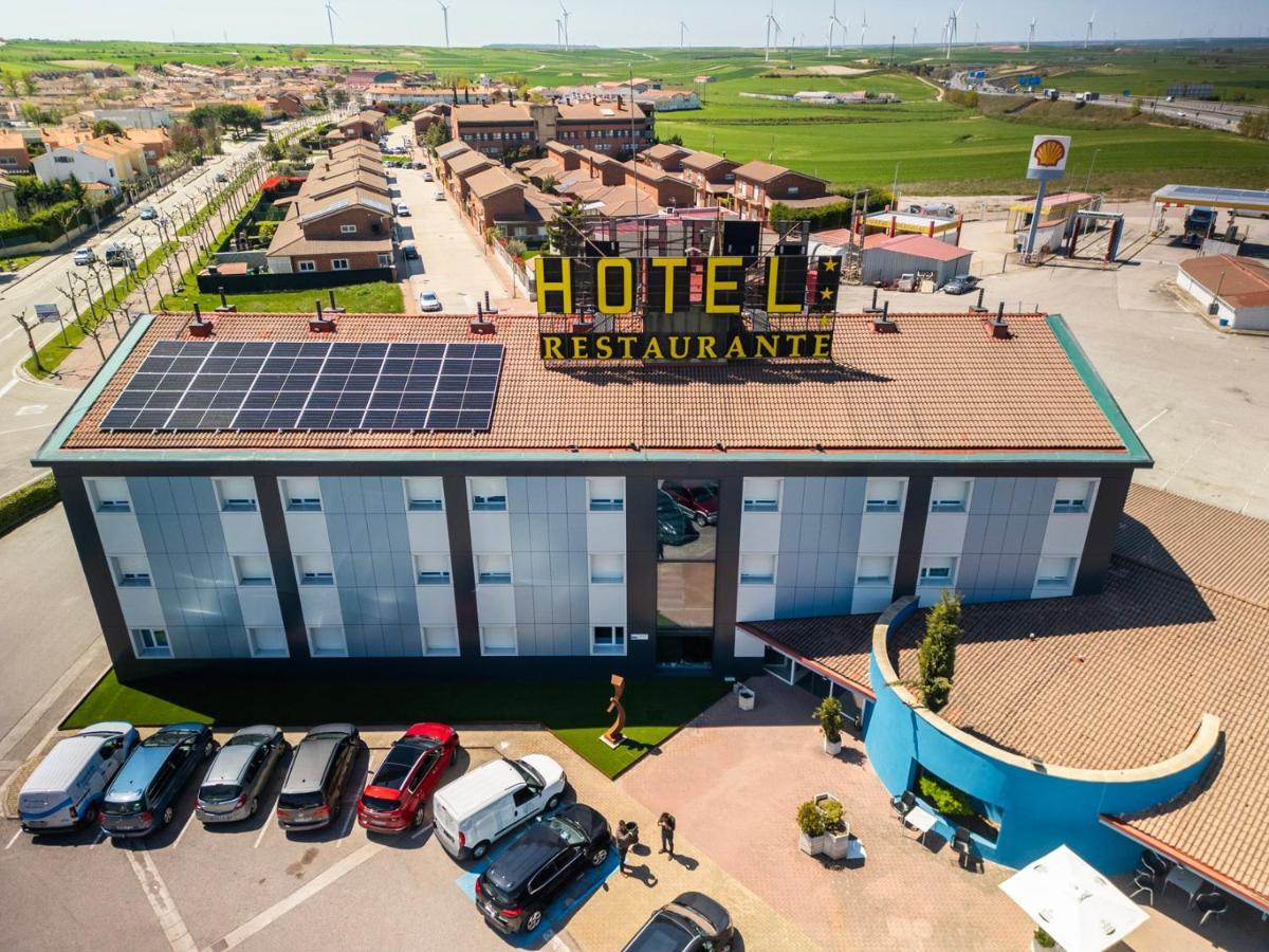 Hotel Rey Arturo Burgos Villagonzalo Pedernales Exterior foto
