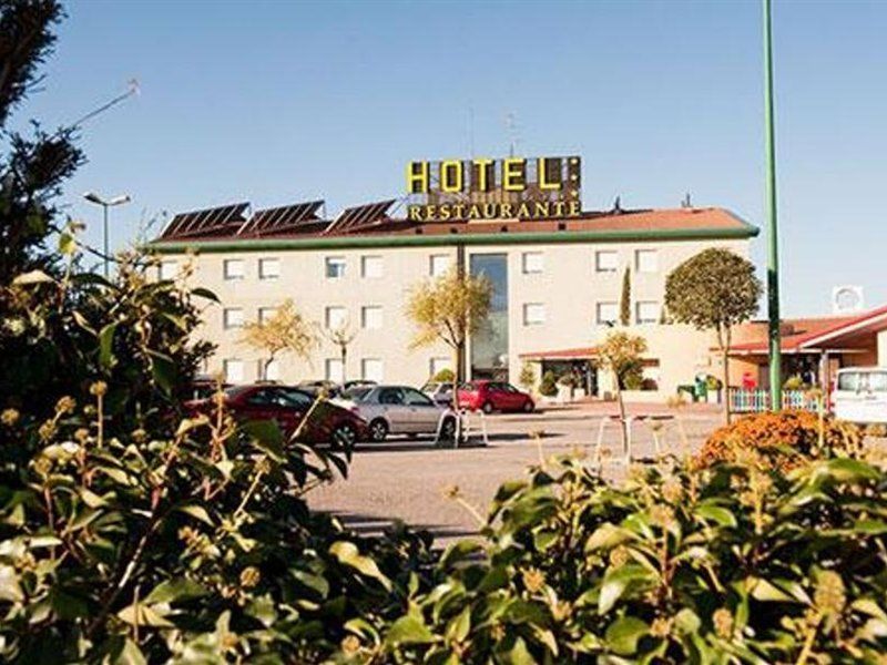 Hotel Rey Arturo Burgos Villagonzalo Pedernales Exterior foto